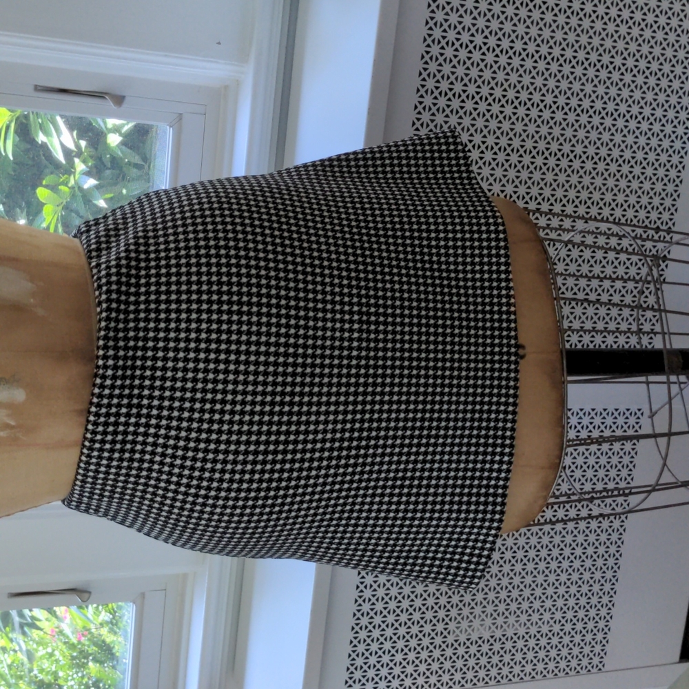 Aqua Houndstooth Skirt Kids Size M